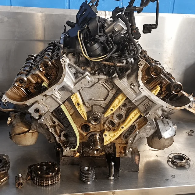Mercedes-Benz – V6-Motor zerlegt