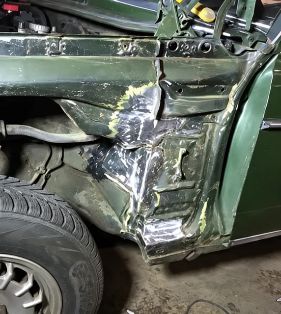 Mercedes-Benz W123 – Arbeiten an der Karosserie – Foto 10
